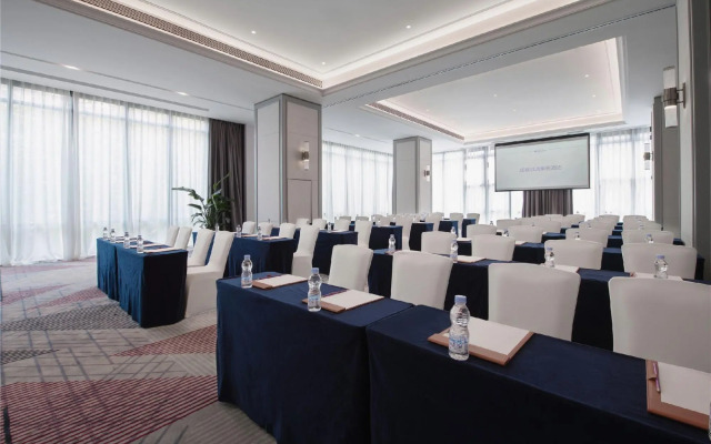 Mercure Chongqing Jiefangbei Hongya Cave
