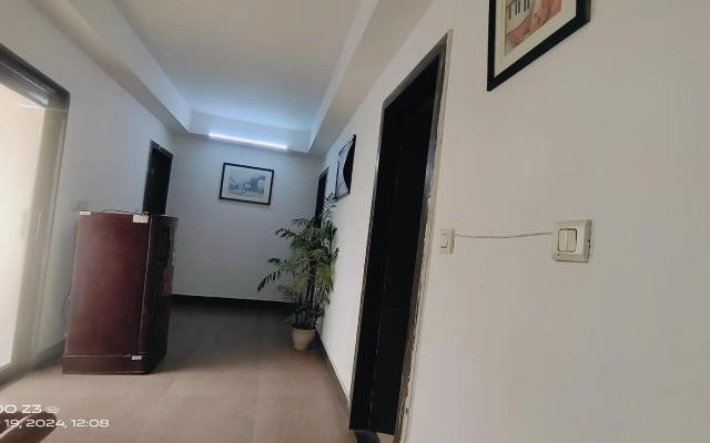 Pacific Inn Huda City Centre Sec 41
