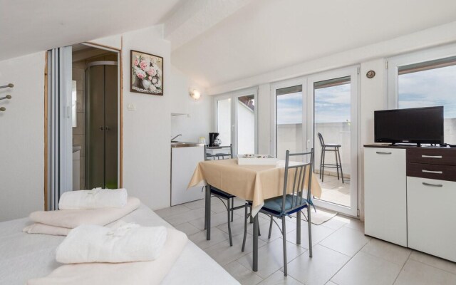 Beautiful Apartment in Senj With Wifi
