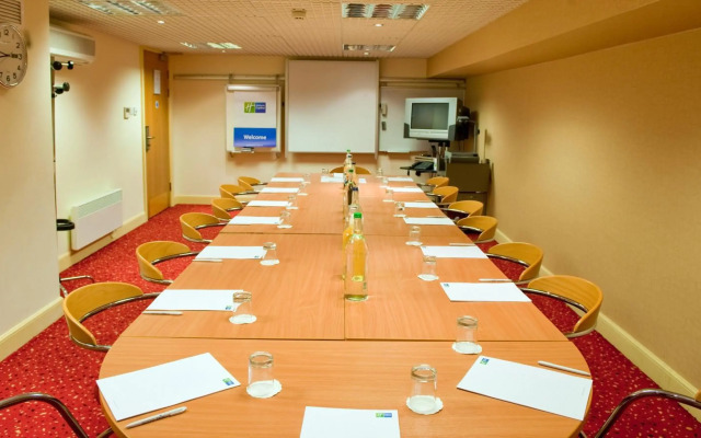 Holiday Inn Express - Edinburgh City Centre by IHG