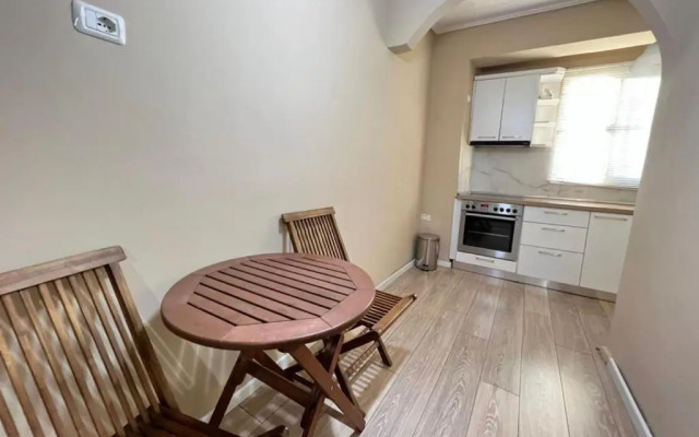 Leti Apartments 21 St