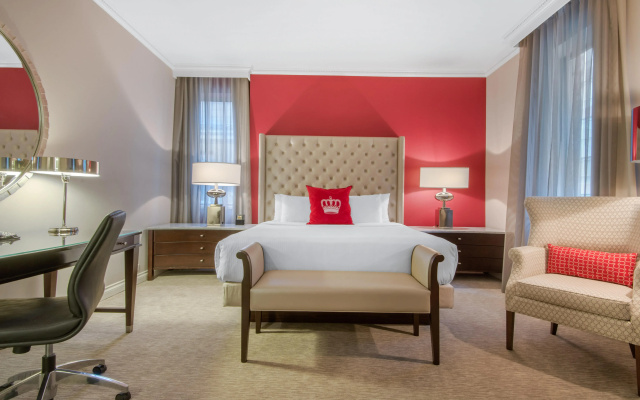 The Omni King Edward Hotel