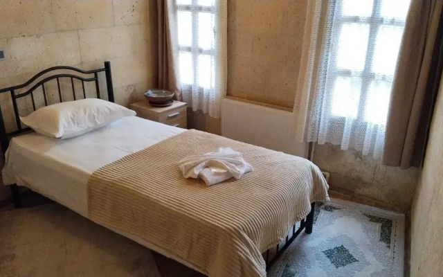 Ekoton Cave Hotel