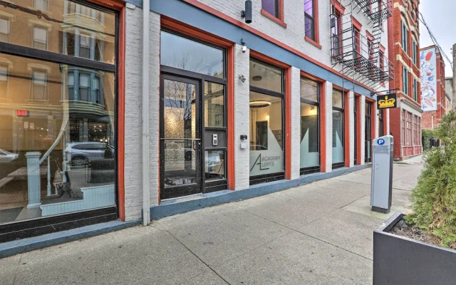 Sleek Studio Near Dtwn Dining & Entertainment