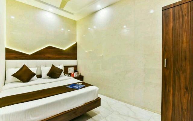 Hotel Palace Residency near Lokmanya Tilak Terminus
