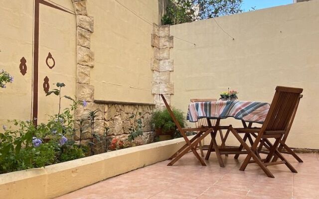 Ground Floor Maisonette In Birzebbugia
