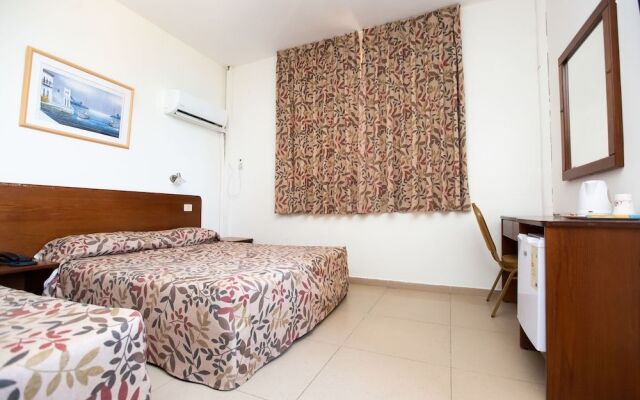 Ginot Yam Hotel