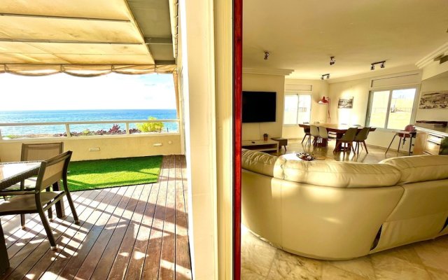 Luxurious Sea View 3BR Pool Spa and Gym