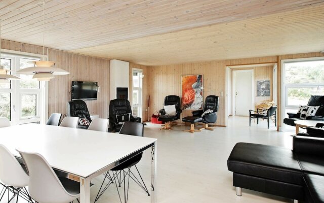 Henne Strand Bed and Breakfast