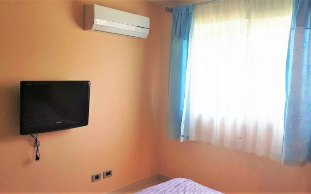 1 bed Condo With Direct Pool Access - Sleeps 2