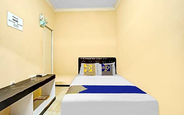 SPOT ON 90664 Adem Ayem Homestay