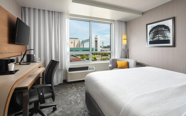 Courtyard by Marriott Erie Bayfront