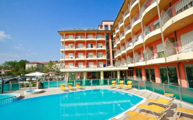 Hotel Adria Beach Club