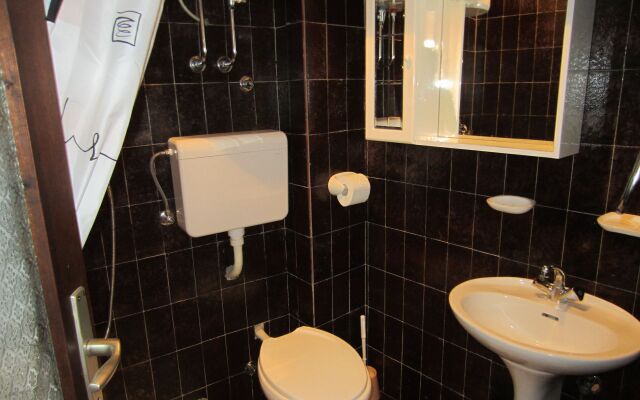 Apartment Božo A1 Omis, Riviera Omis