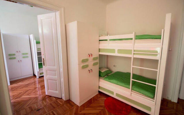 Hostel Dado
