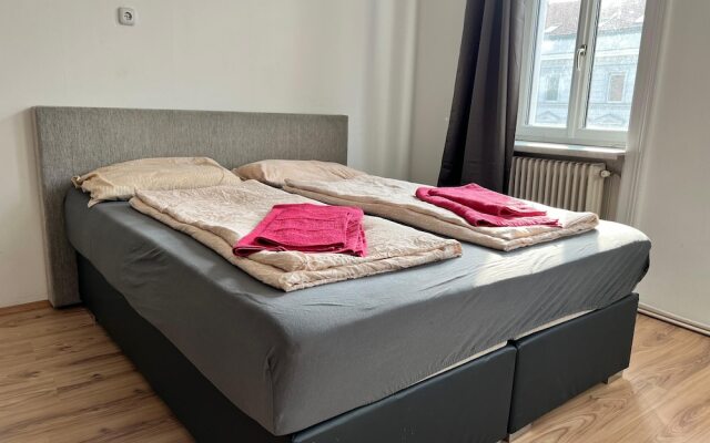 Spacious 4BR Stay Vienna for Families