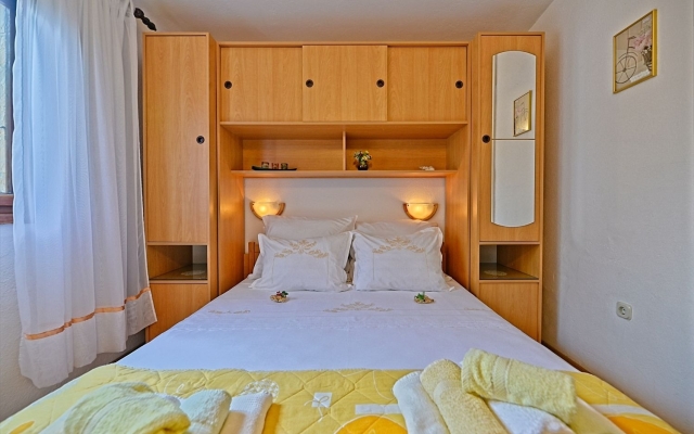 Holiday house Viki - sea view terrace: Postira, Island Brac