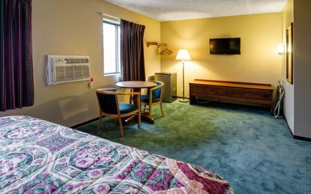 Econo Lodge South Olathe