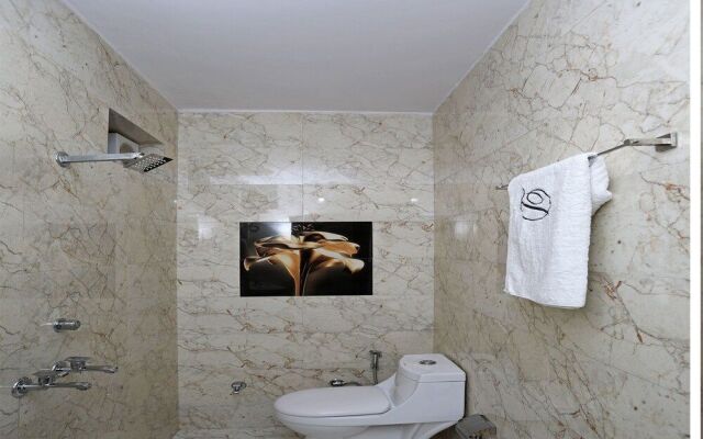 OYO 10877 Hotel R K Residency
