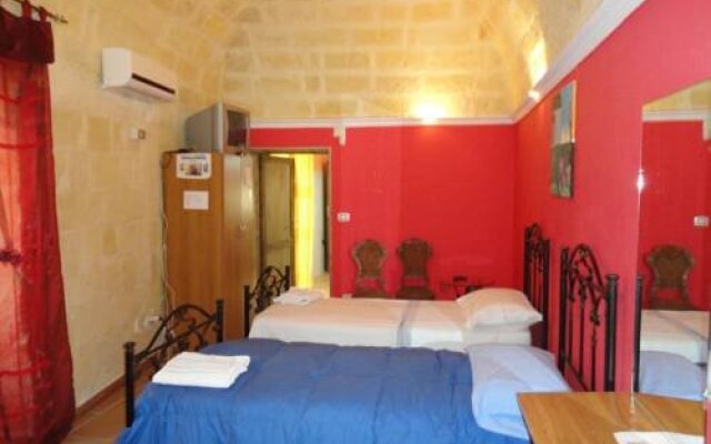 Apulia Hotels Castel del Monte
