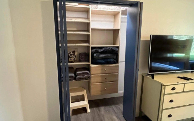 Rustic Girdwood Condo