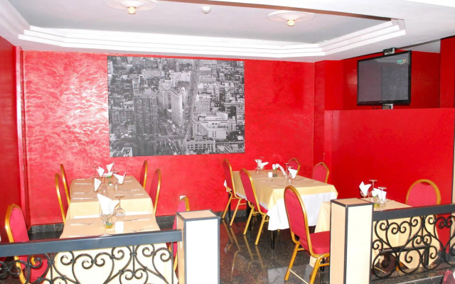 YaahoT Hotel