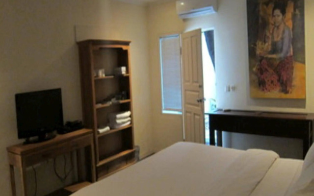 Scallywags Mango Motel