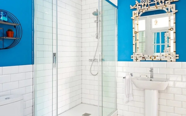 Genteel Home Romanilla