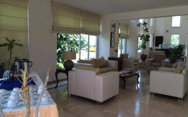 The Prince Inn Hotel & Villas