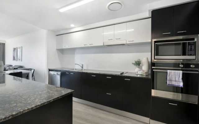 Chevron Renaissance - Wow Stay