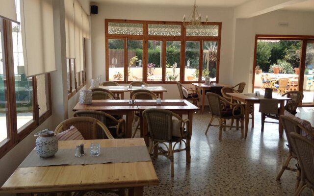 Hostal Cala Llombards
