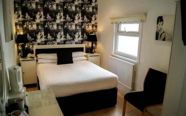 The Cumberland Hotel - OCEANA COLLECTION