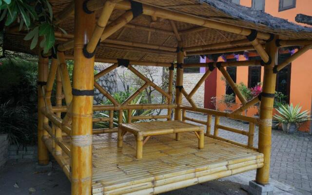 OYO 927 Carina Hotel