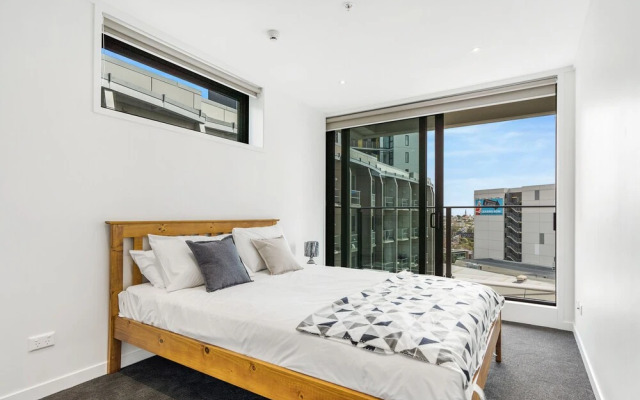 Central Auckland Modern 2 BR Apt