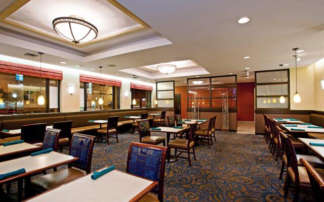 Holiday Inn and Suites Winnipeg Downtown by IHG