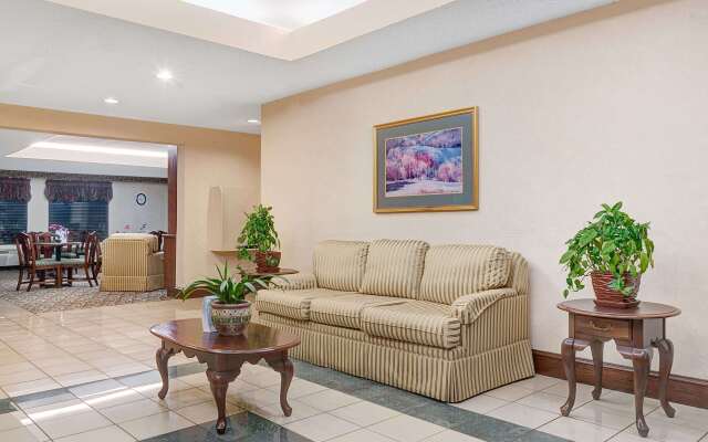 Days Inn by Wyndham Burlington East