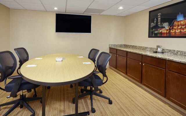 Courtyard by Marriott Chicago Midway Airport