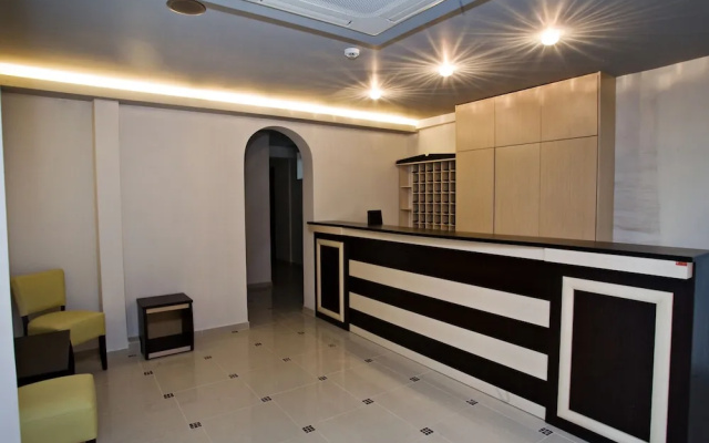 RG Status Hotel