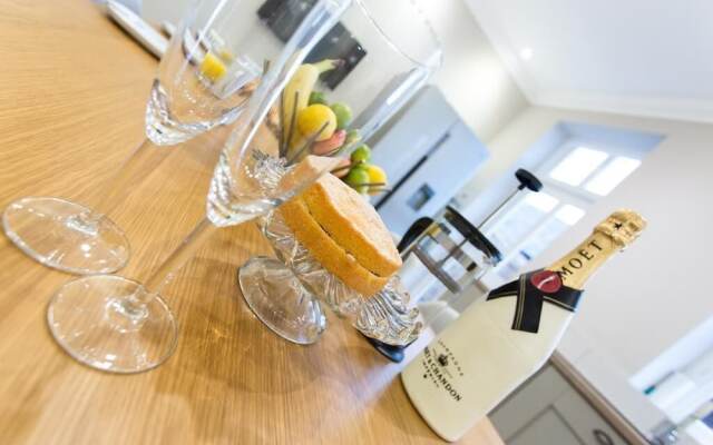 Luxury Listed Townhouse 350 Yds From Racecourse