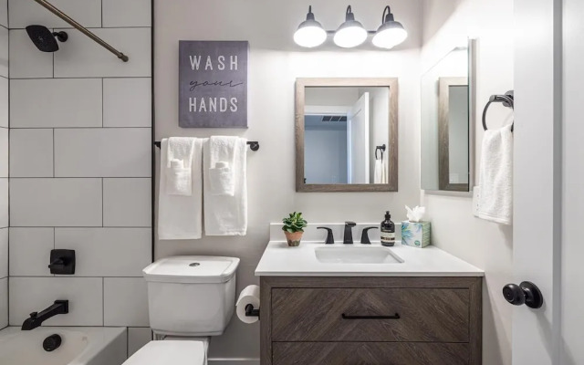 Open Floor Mesa Gable Vacation Home with Heated Pool by Redawning