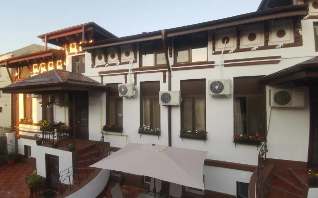 Joe Hostel