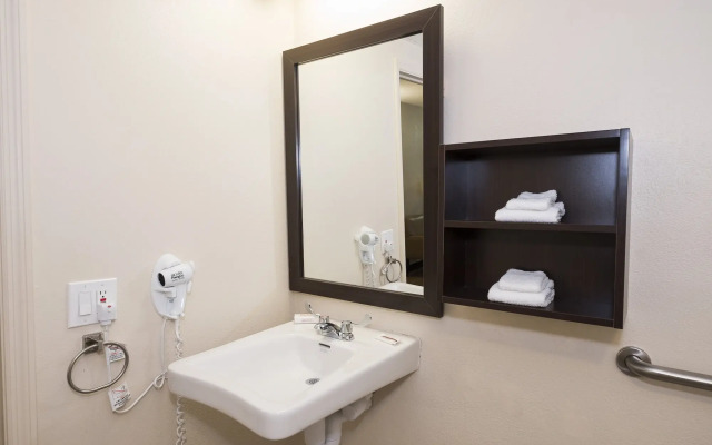 Red Roof PLUS+ Poughkeepsie