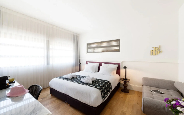 Lily & Bloom Hotel