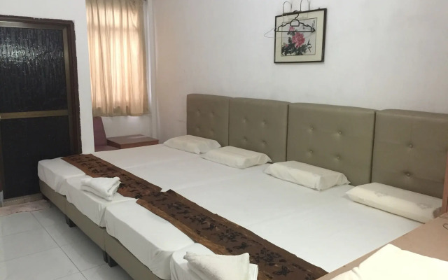 Lai Ming Hotel Cosmoland (SG Clean Certified)
