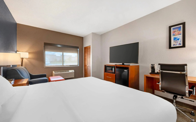 Comfort Inn & Suites North Greenfield