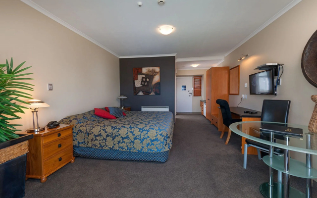 Picton Beachcomber Inn