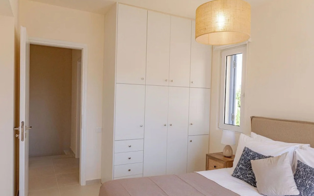 Phaedrus Living: Seaside Thalassa Cretan 103