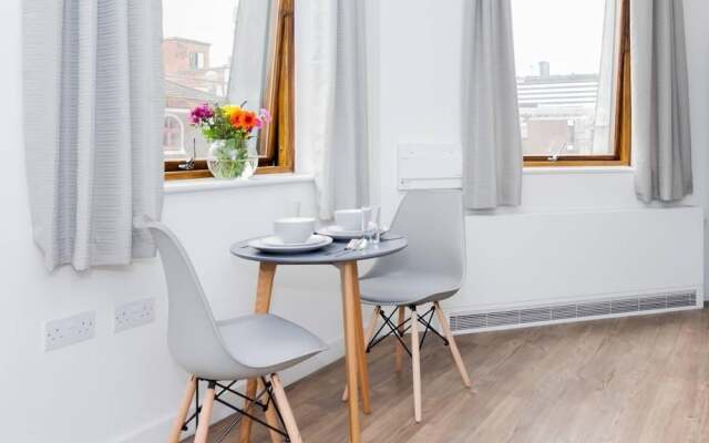 Modern Studio Apartment In The Heart Of Liverpool!