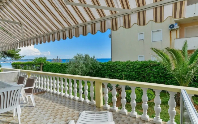 Apartments in House Liveric, in Vir at the Beach