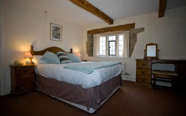 Mullions Hotel